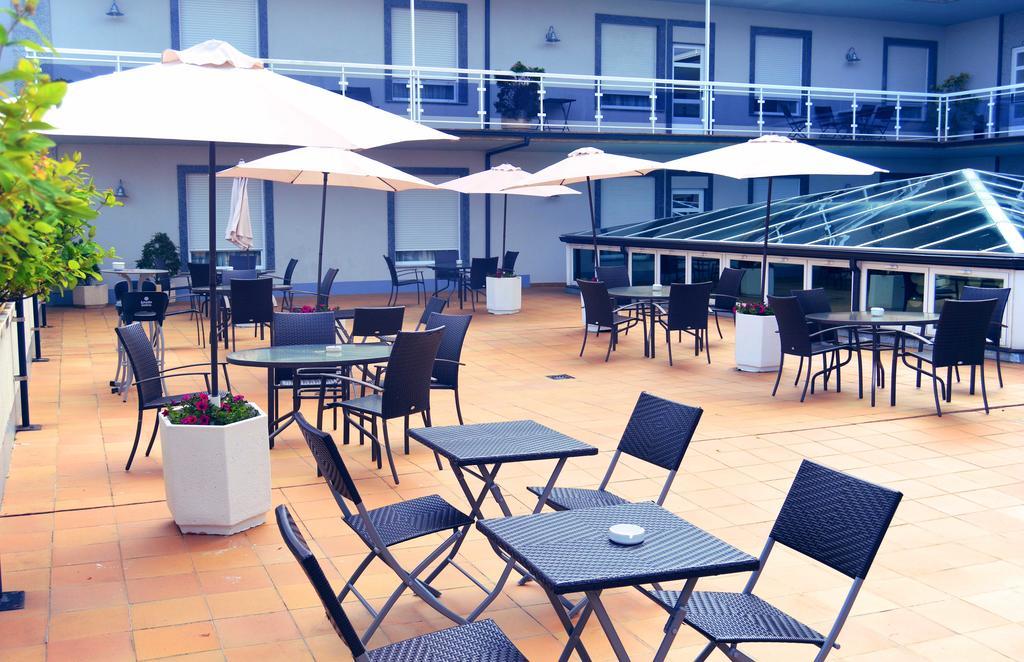 Fc Infantas De Leon Hotel Bagian luar foto